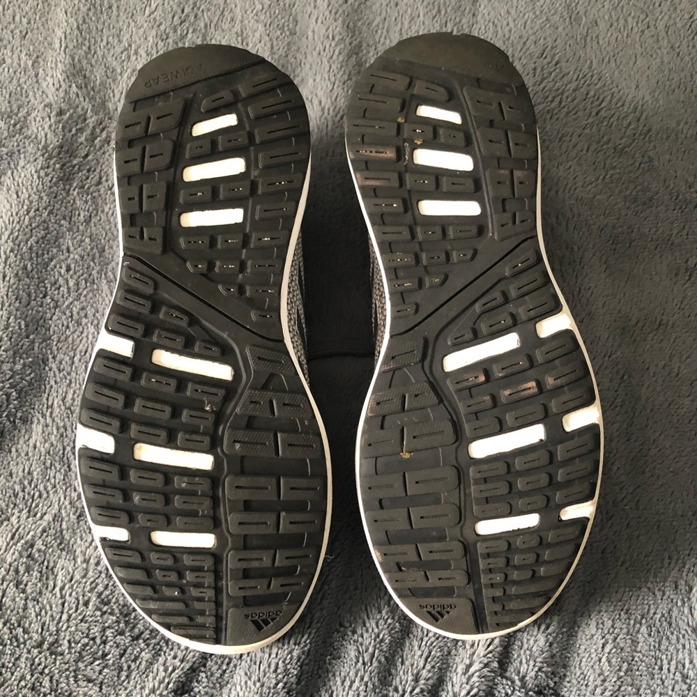 Grey/Gray Adidas Cloudfoam Practically New! - image 4